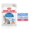 ROYAL CANIN Indoor Sterilised w sosie, karma mokra w sosie dla kotów dorosłych, sterylizowanych, przebywających wyłącznie w domu