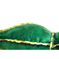 Outward Hound Aligator M - wzmocnione szwy