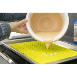 TRIXIE Mata do pieczenia przekąsek w kości 38 x 28 cm - żółty