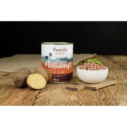 FAMILY FIRST HOLIDAYS Puszka dla psa Jagnięcina/wołowina/ziemniaki 800g