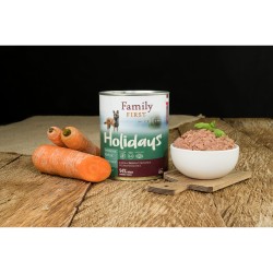 FAMILY FIRST HOLIDAYS Puszka dla psa Jagnięcina/królik/marchew 800g